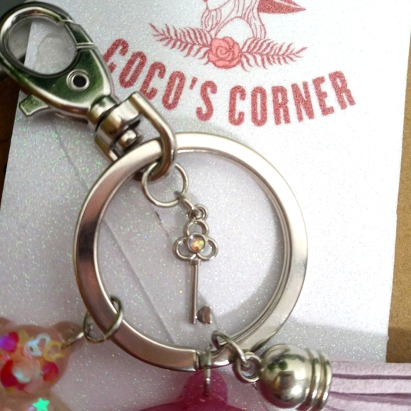 Fun liquid waterfall shaker resin keychain - Picture 10 of 12